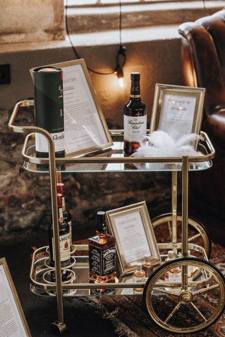 Whiskywagen und Deko