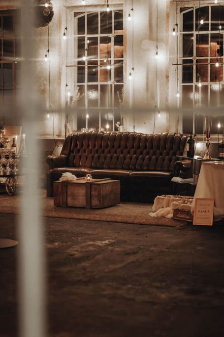 Ansicht von Außen auf Couch